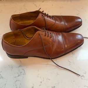 Men’s Florsheim dress shoe. Size 13